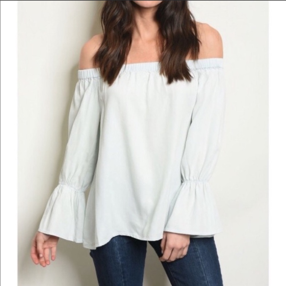 NWT. Boho off shoulder top - Picture 2 of 2
